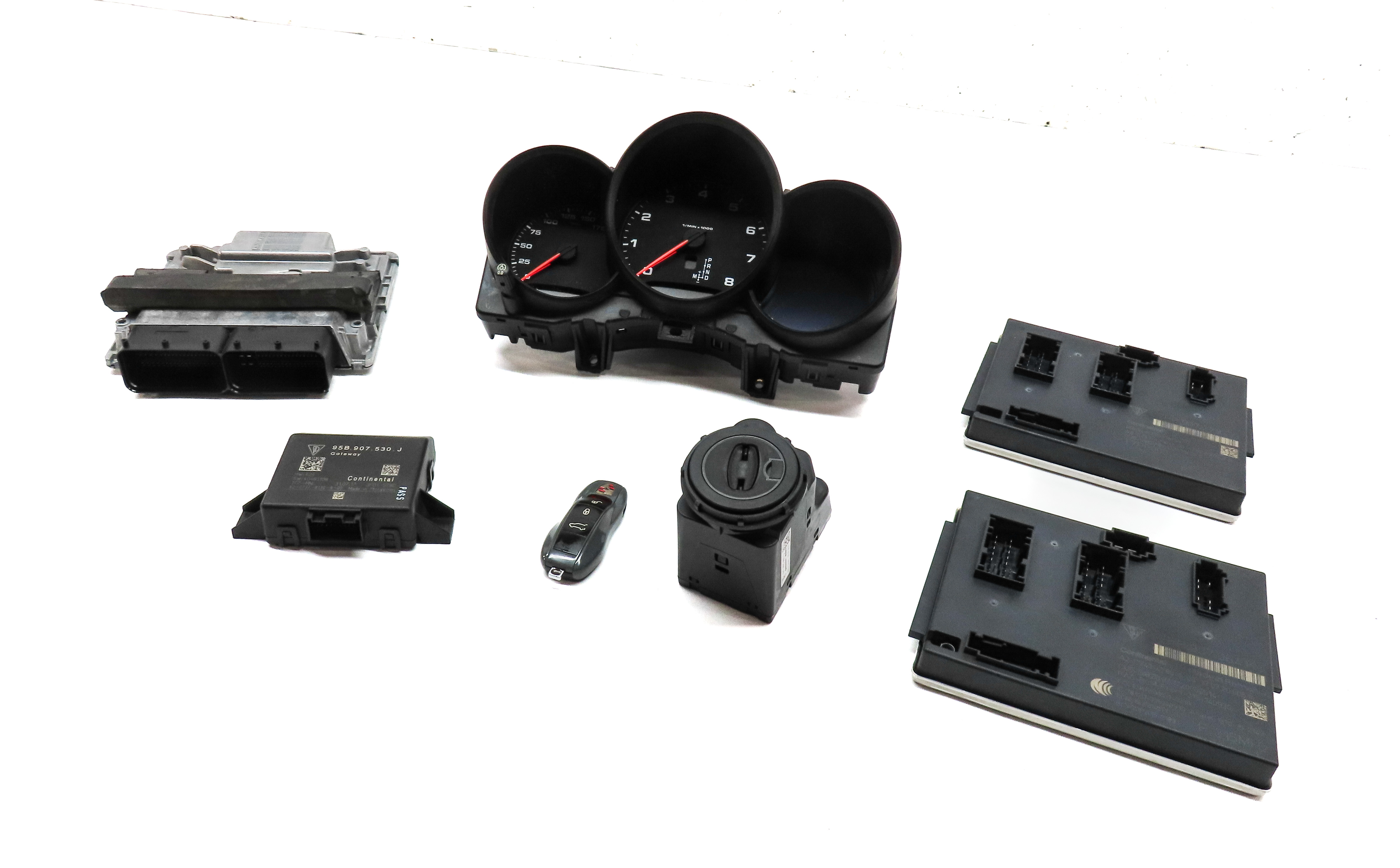 15-19 PORSCHE MACAN (95B) ENGINE BODY ECM SPEEDOMETER IMMOBILIZER MODULE KEY SET — exact item pictured